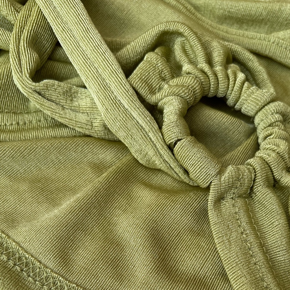 Top & skirt. - Picture 6 of 7